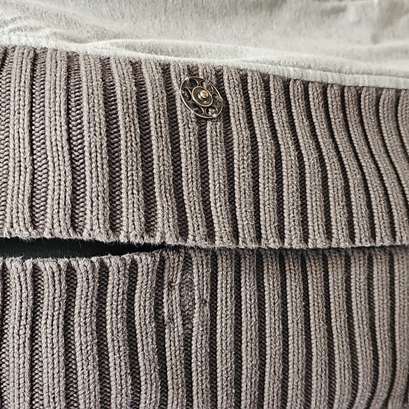 394. Lululemon Bliss Break Wrap - Picture 11 of 13